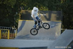 取南侧楼栋连结约20-2舒服楼间距